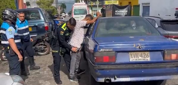 Irresponsable al volante quedó más que endeudado en Bucaramanga