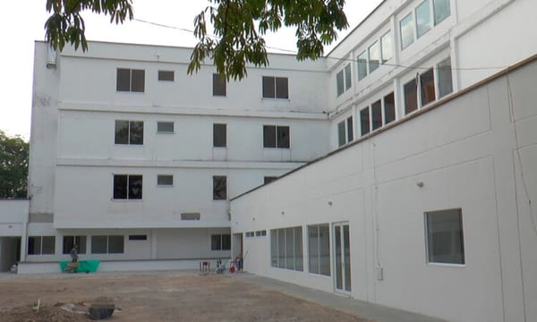 Protesta en el Hospital del Magdalena Medio: Trabajadoras exigen pago de sueldos atrasados