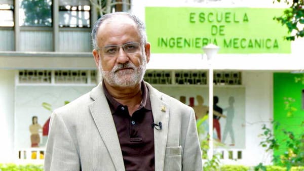 La Sonoteca UIS recibe 9,000 discos del ingeniero José Iván Hurtado Hidalgo