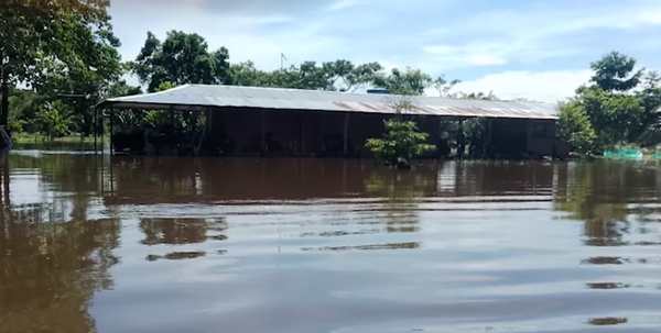 Inundaciones ponen en peligro a residentes del barrio La Fe en Puerto Wilches