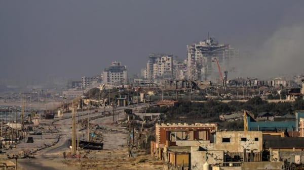 Ataque israelí deja 71 muertos en zona residencial