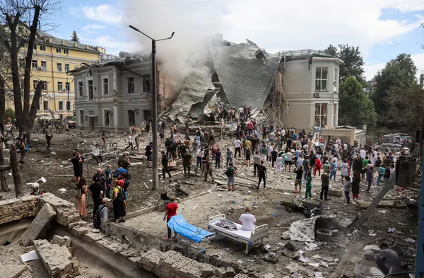 Rusia ataca hospital pediátrico en Kiev y deja 20 muertos