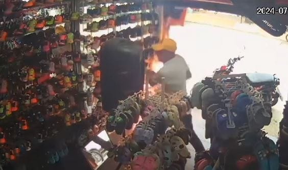 VIDEO. Por celos le prendió el local a su ex pareja en Aguachica