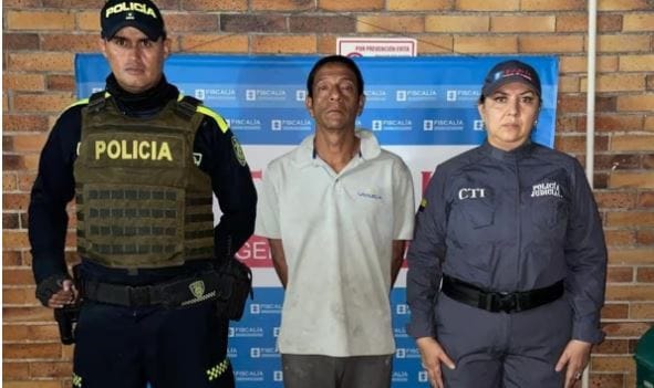 Se las dio de 'machito' con la esposa y lo mandaron a dormir en el calabozo