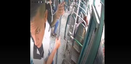 VIDEO. Que no le pase, pareja está robando en los buses de Bucaramanga