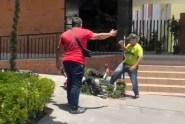 VIDEO SENSIBLE. Paseo del Puente fue escenario de brutal ataque a cuchillo