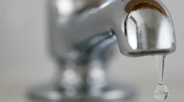 Corte de agua afecta a más de 30 barrios del sur de Girón