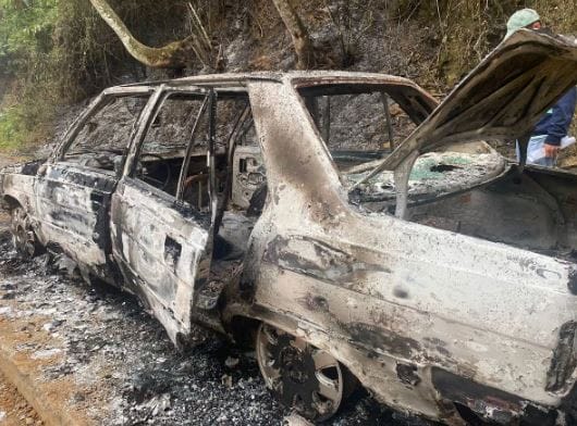 Criminales quemaron el carro de un comerciante en Lebrija