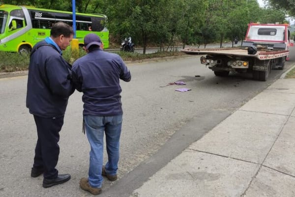 Con una grúa se estrelló motorizado en Bucaramanga