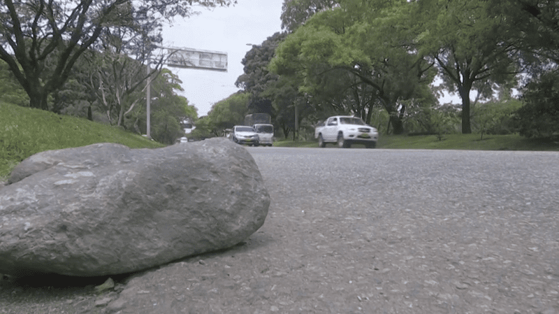 Trágico ataque con piedra cobra la vida de motociclista