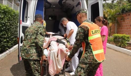 Campesino rescatado por el Ejército en Santa Helena del Opón se mantiene en la UCI del HUS