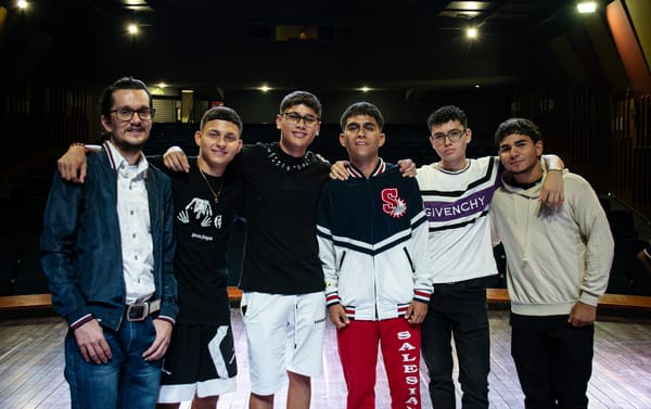 Grupo de jóvenes actores del Colegio Salesiano busca representar a Colombia en Chile