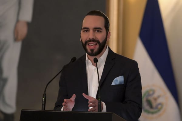 Bukele intensifica su 'guerra' contra pandillas con masivo operativo en El Salvador