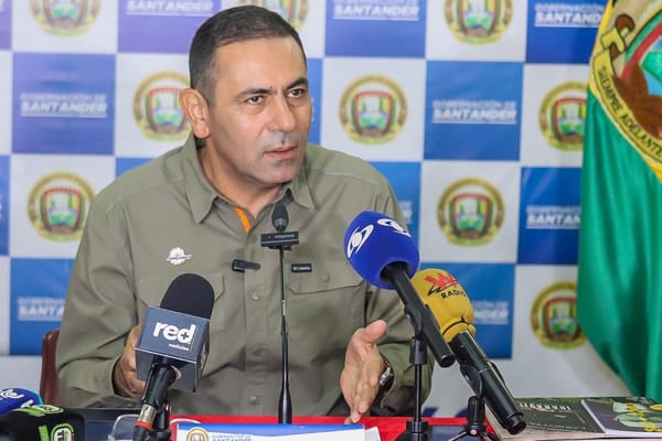 Gobernador de Santander aborda delitos contra mujeres y energías alternativas