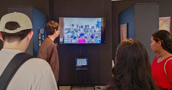Abren exposición gráfica que conmemora historias de lucha