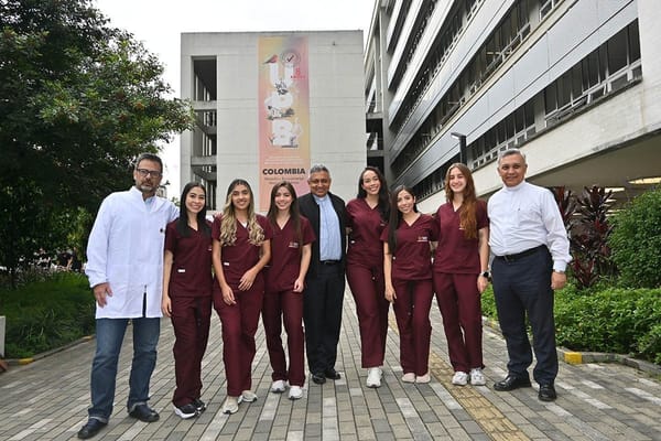 Jóvenes colombianas llevan salud pública y esperanza a Kenia