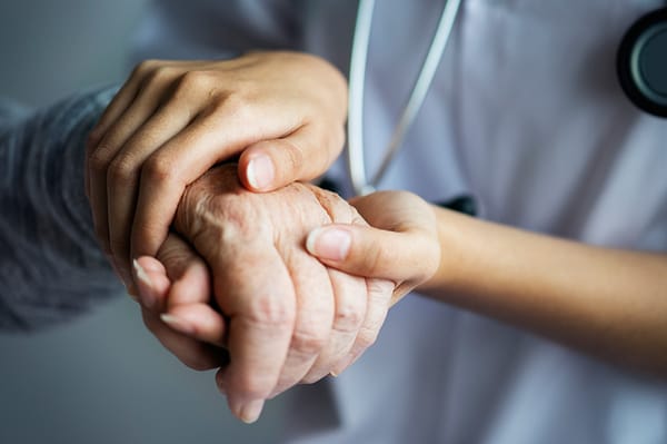 Personas cuidadoras: La lucha diaria contra el agotamiento y estrés