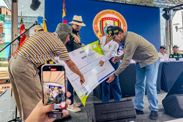 Gobernador Juvenal Díaz anunció más de $7 mil millones para pavimentación en La Paz