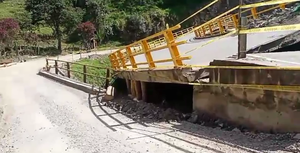 Puente colapsado en San Andrés (S): denuncian negligencia del Invías