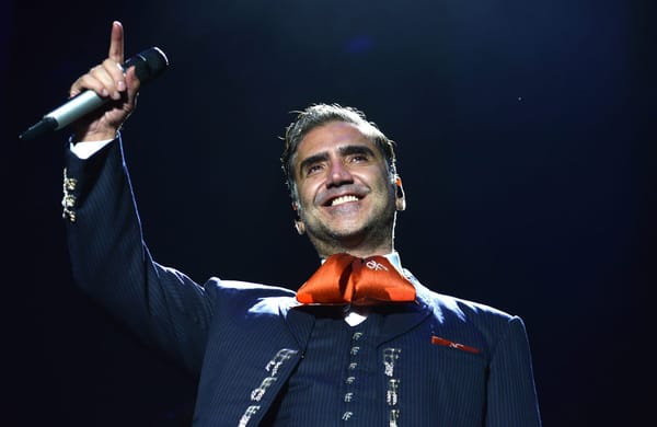 "El Potrillo" enfrenta rumores sobre su sexualidad y reafirma postura