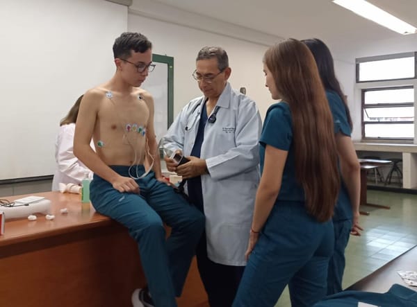 UIS celebra 30 años del Grupo de Investigación en Electrocardiografía