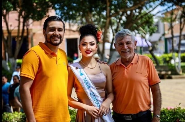 Villanueva celebró a su representante en Maja Colombia 2024