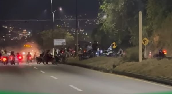 Motociclistas generan caos al confundir un levantamiento con puesto de control en Girón