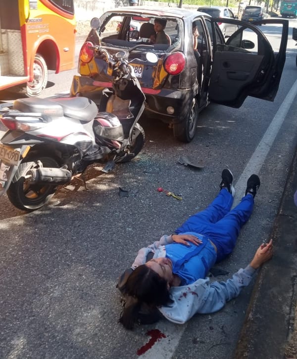 Brutal colisión deja una motociclista herida en Bucaramanga