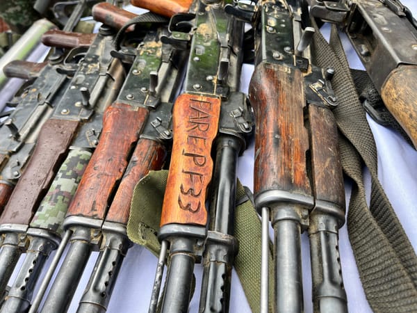 Veinte menores recuperados y 104 guerrilleros sometidos a la justicia