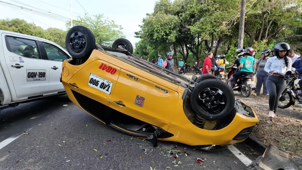Taxista quedó con ‘el mundo al revés’