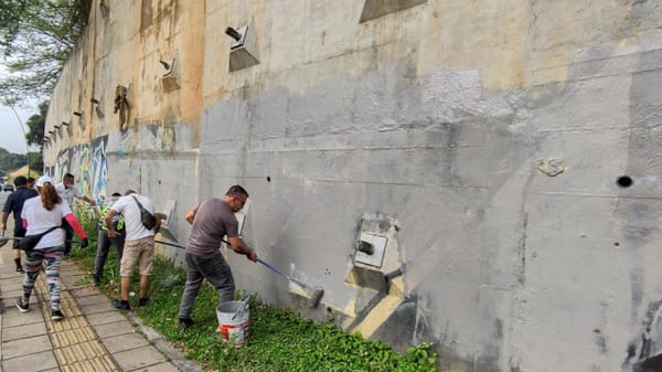 ¿Quién les dio la orden? "Gente de Bien" pintó de gris las paredes de la Autopista