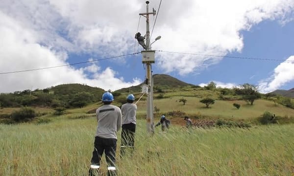 Bucaramanga avanza en electrificación rural