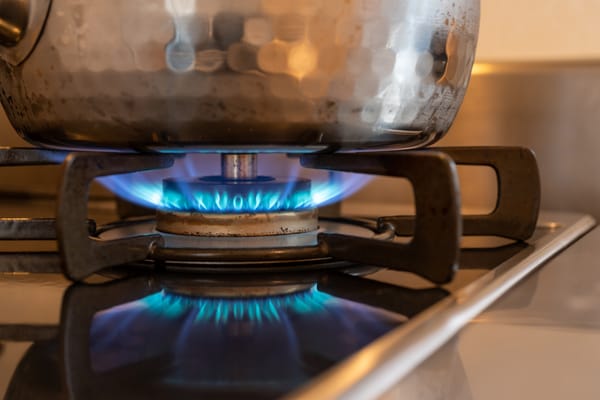 VIDEO. Ciudadanos de Floridablanca queman recibos del gas por altos cobros