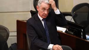 Defensa de Álvaro Uribe solicitó aplazamiento del juicio