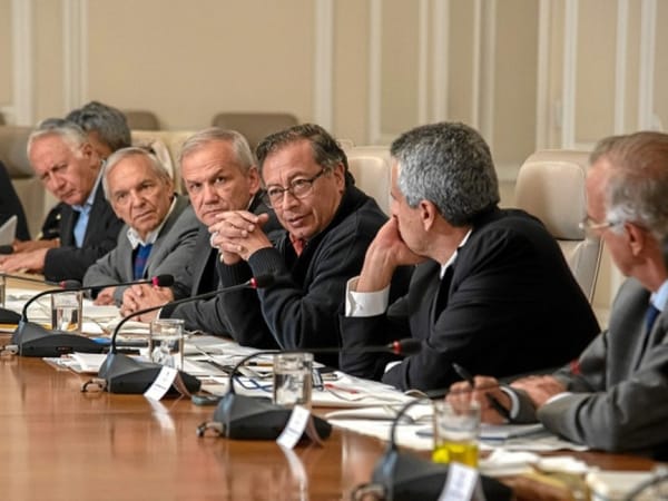 Petro explica remezón en su gabinete y confirma continuidad de varios ministros