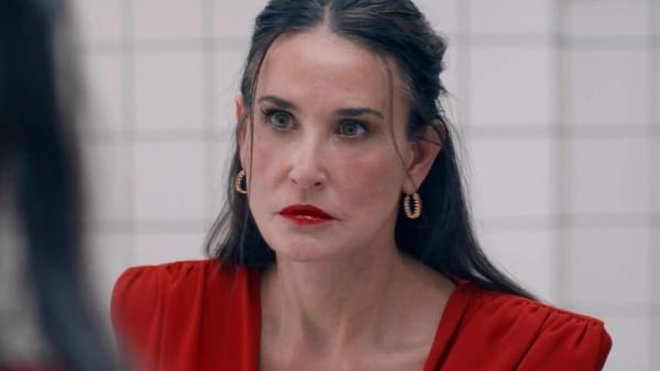 Demi Moore renace en su carrera con 'La sustancia' y triunfa en los Critics' Choice