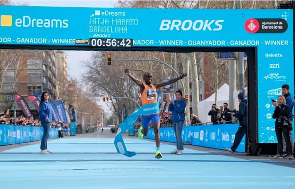 Jacob Kiplimo establece un nuevo récord mundial en la Media Maratón de Barcelona