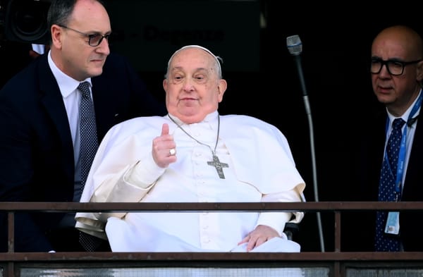 Médico que atendió al Papa Francisco pensó en dejarlo morir