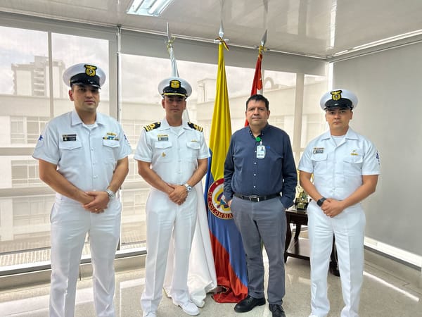 Aprendices del SENA Santander conocen oferta laboral de la Armada Nacional gracias a alianza estratégica