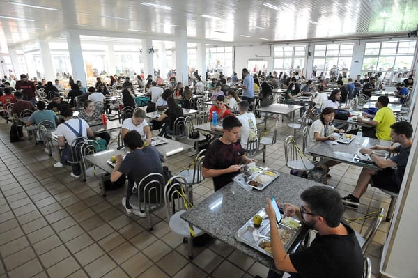 Nuevo proyecto de ley garantiza la alimentación a estudiantes universitarios