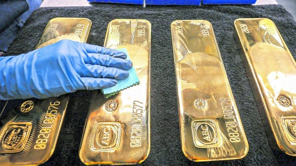 Fiscalía llama a juicio a exfuncionario por el robo de "narco-lingotes de oro"