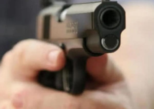 Rara muerte de un joven al interior de una vivienda