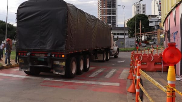 Hombre muere tras ser succionado por tractocamión en Bucaramanga