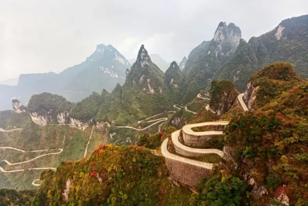 Las carreteras más extraordinarias del mundo : Ninguna es colombiana
