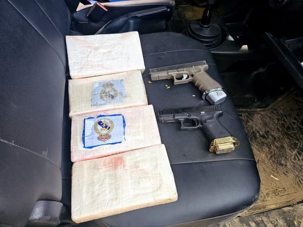 Narcotráfico con sello deportivo: incautan cocaína con logo del Real Madrid