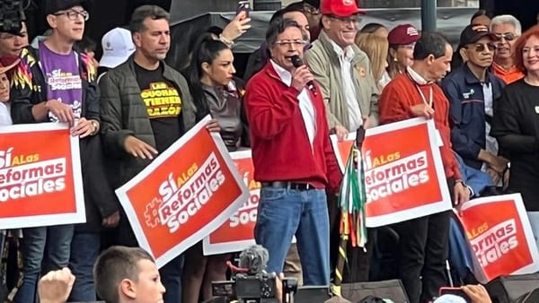 “Si no aceptan la consulta, el pueblo los sacará”: fuerte advertencia de Petro al Congreso