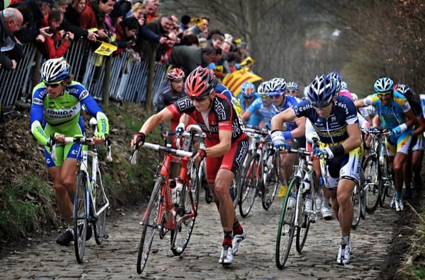 Dos ciclistas murieron durante el Tour de Flandes