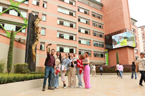 Girón lanza masiva convocatoria para becas en educación superior