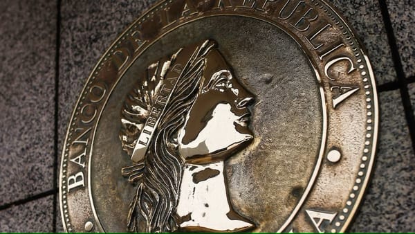 Nueva pulla de Petro al Banco de la República para que baje las tasas de interés