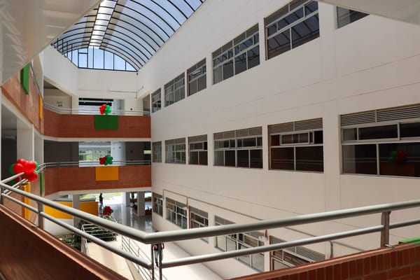 Nuevo megacolegio en Pinchote y apoyo escolar en Cabrera